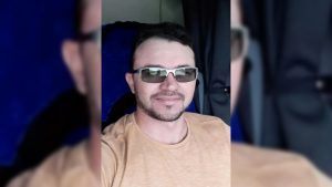 Geraldo Francisco da Silva com óculos escuros, vítima da queda de girocóptero