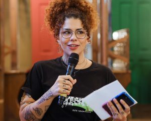A jornalista e diretora Gi Ismael
