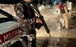 Polícia Militar durante operação em Cabedelo