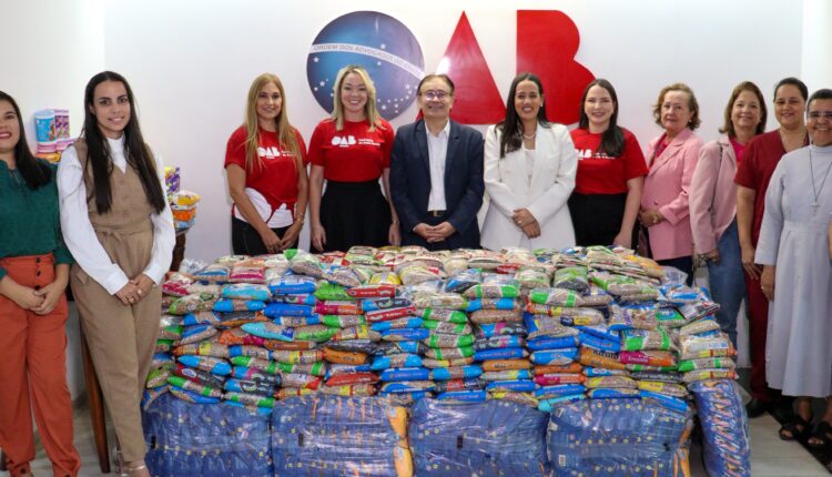 Doação de alimentos pela OAB-PB