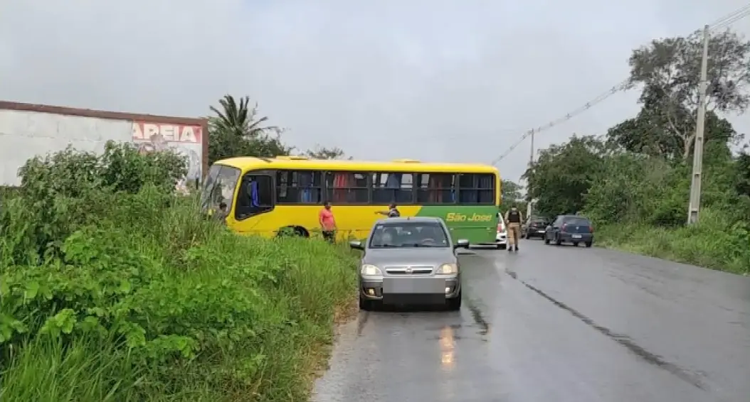 Idoso atropelado por ônibus