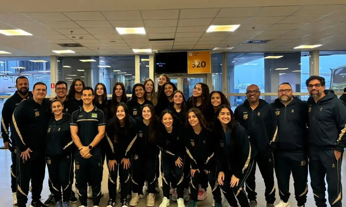 As seleções de Brasil e Venezuela se enfrentam na final do Campeonato Sul-Americano feminino sub-17 de vôlei, em uma disputa pelo título que promete um jogo emocionante e de alto nível técnico.(Foto: CBV/Divulgação)