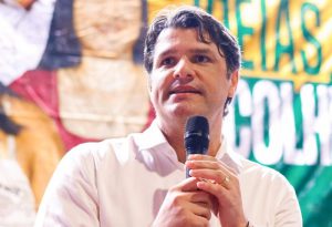 Leo Bezerra durante plenária do Orçamento Democrático Estadual (ODE)