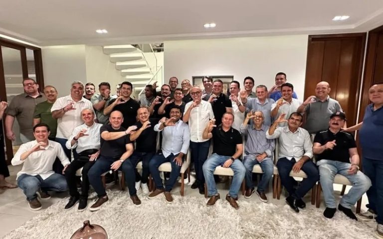 Cícero se reuniu com vereadores aliados e decidiu que comunicará ao governador João Azevêdo de sua pré-candidatura ao governo do estado - Foto: Reprodução