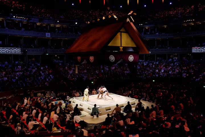 O Grande Torneio de Sumô no Royal Albert Hall de Londres, Londres. REUTERS/Peter Cziborra