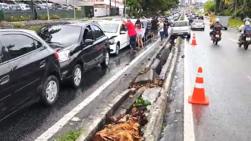 engavetamento na BR-230, em João Pessoa