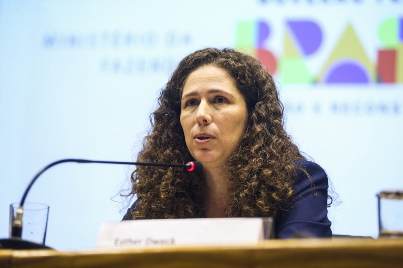 Ministra Esther Dweck