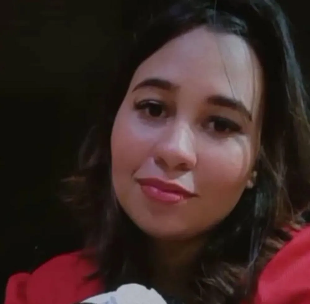 Paula Roberta de Oliveira Alves