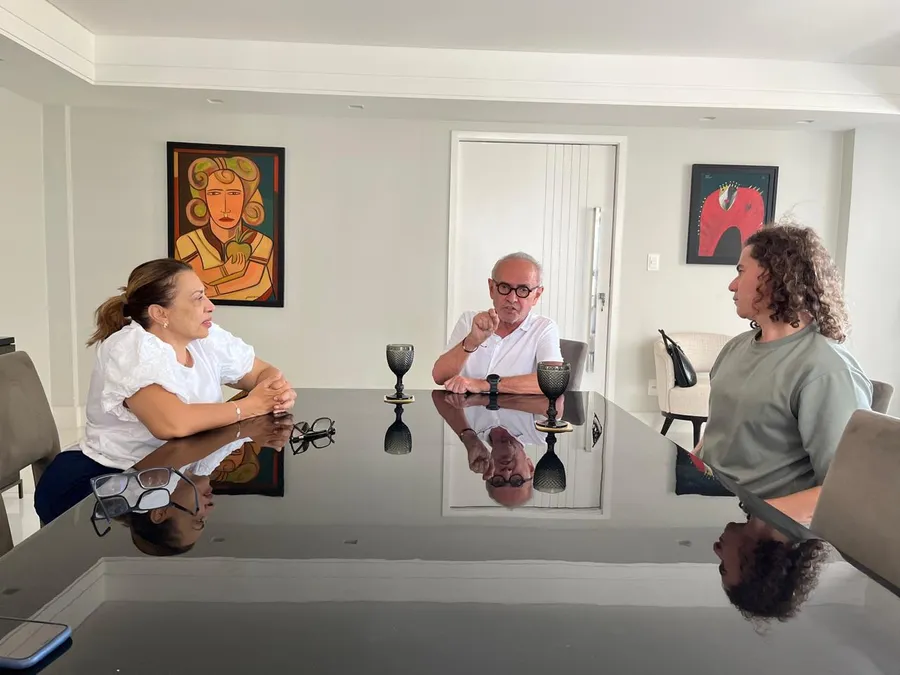 Reunião de Cícero, Veneziano e Cida Ramos.