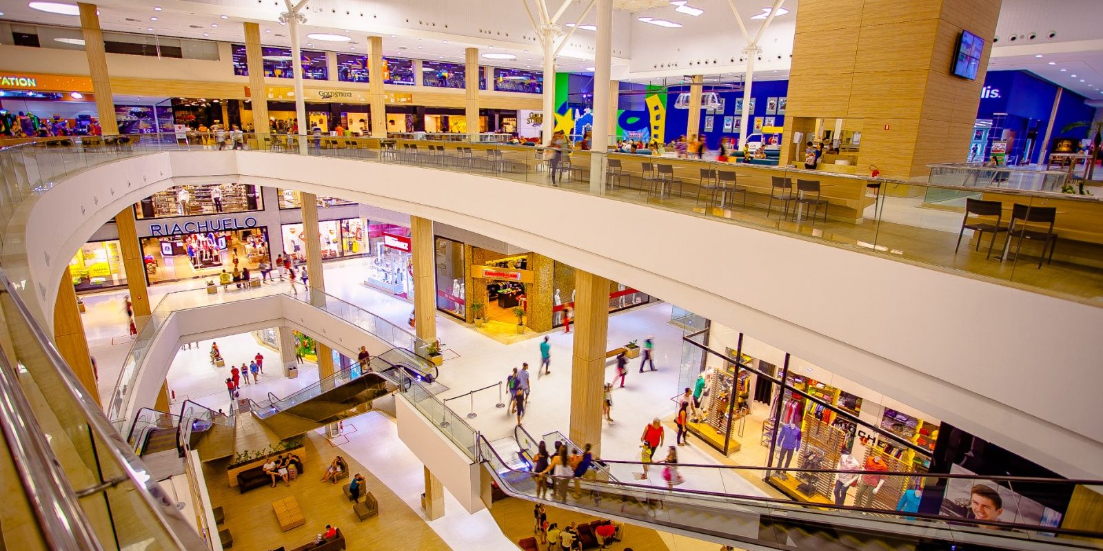 Interior do Mangabeira Shopping