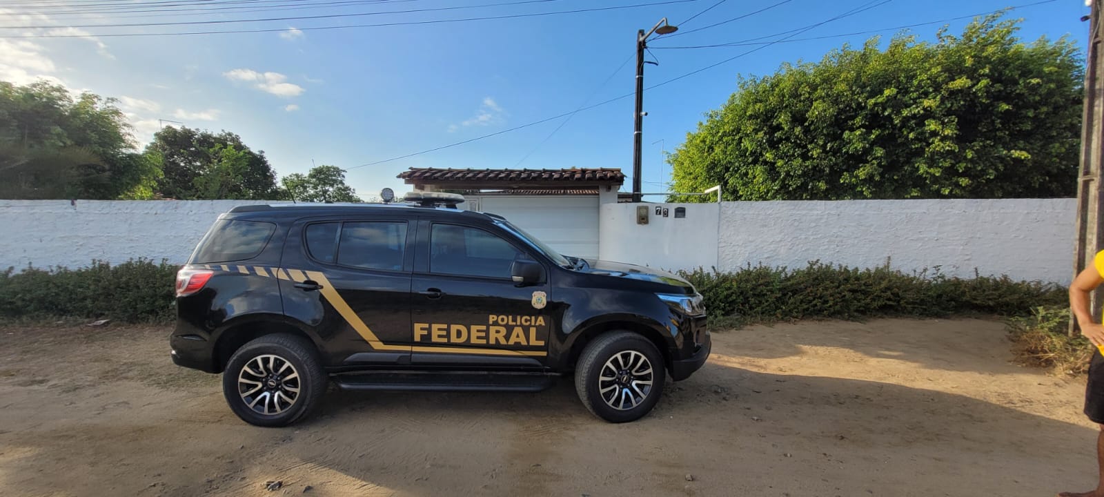 Viatura da Polícia Federal durante Operação Sorte Sombria, em João Pessoa