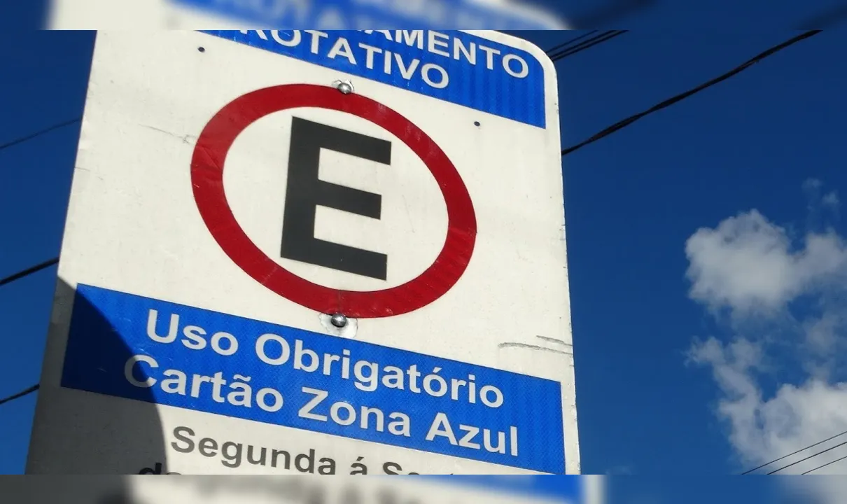 Área de estacionamento rotativo da Zona Azul em João Pessoa.