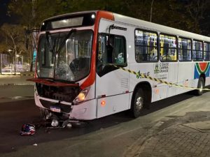 Acidente entre moto e ônibus em Campina Grande