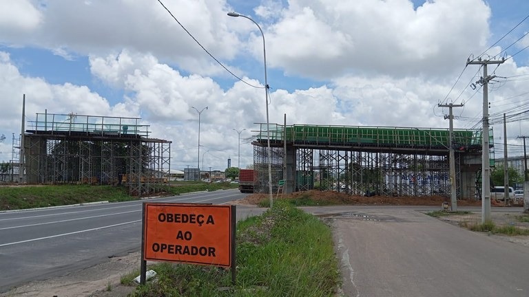Viaduto Oswaldo Trigueiro do Valle, no bairro das Indústrias