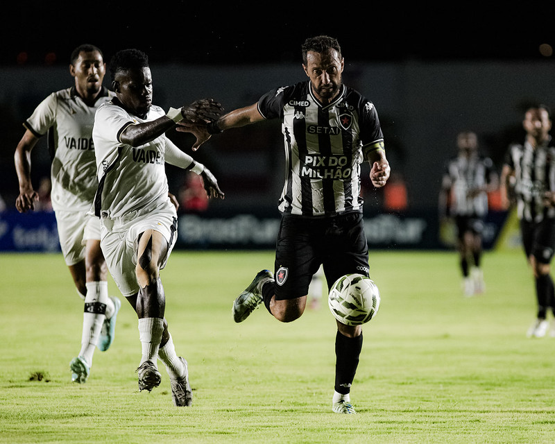 Botafogo-PB e Treze em jogo do Campeonato Paraibano de 2026. Foto: João Neto / Botafogo-PB