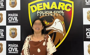diretora de creche presa