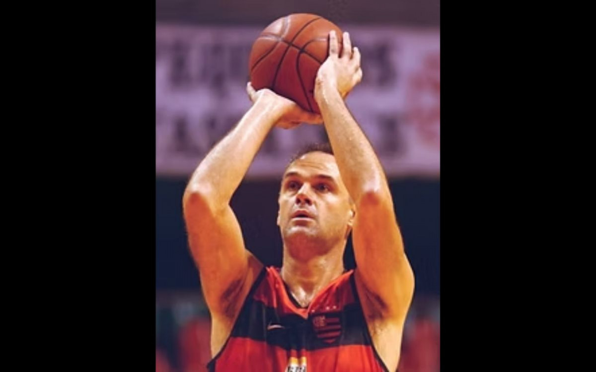 Oscar Schmidt somou 7.241 pontos em 219 jogos pelo Flamengo Reprodução / Site Oficial Oscar Schmidt