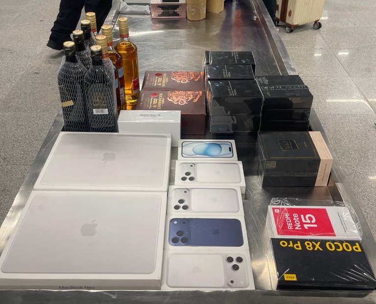 Produtos apreendidos pela Polícia Federal no Aeroporto Castro Pinto