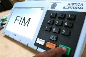 Movimentações dos pré-candidatos ao Governo e Senado da Paraíba em cenário pré-eleitoral.