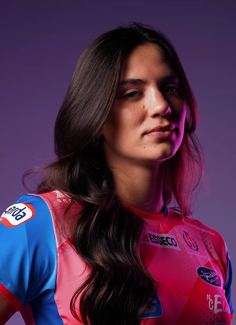 Júlia Kudiess em partida pelo Minas durante a Superliga Feminina