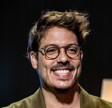 Fábio Porchat durante apresentação pública após projeto aprovado na CCJ da Alerj