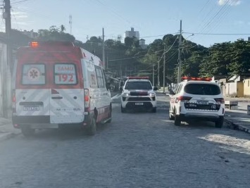 Rua onde jovem foi morto ao ter casa invadida, em João Pessoa