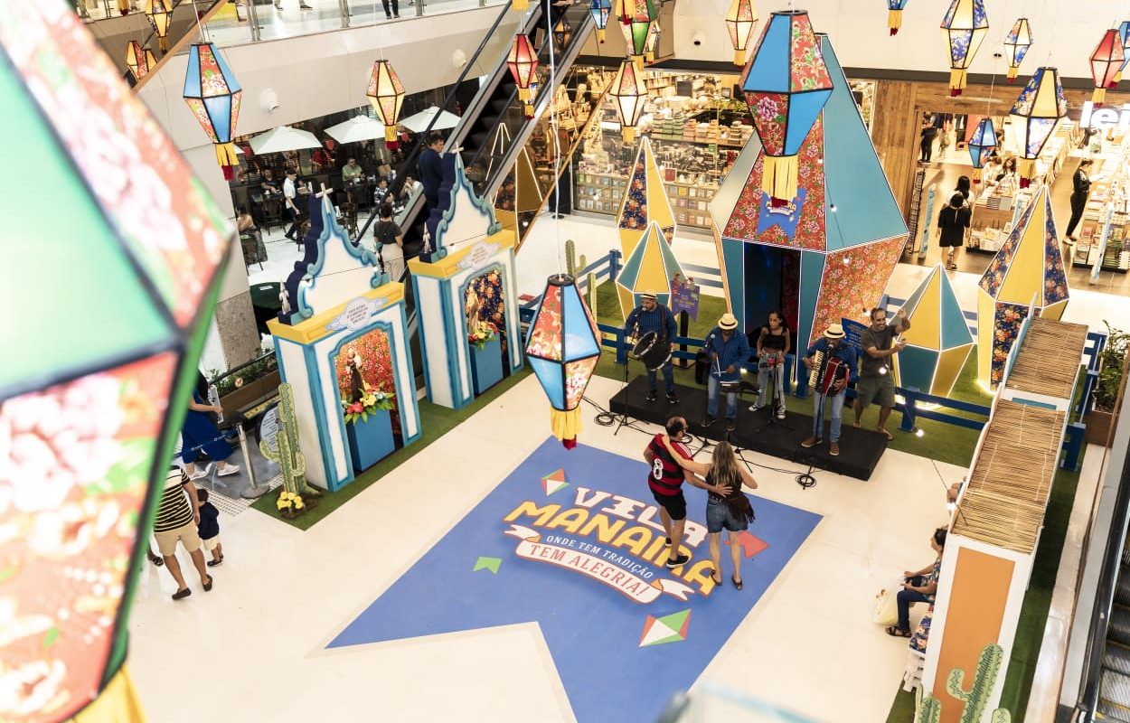 Decoração junina do Manaira e Mangabeira Shopping durante programação de São João em João Pessoa