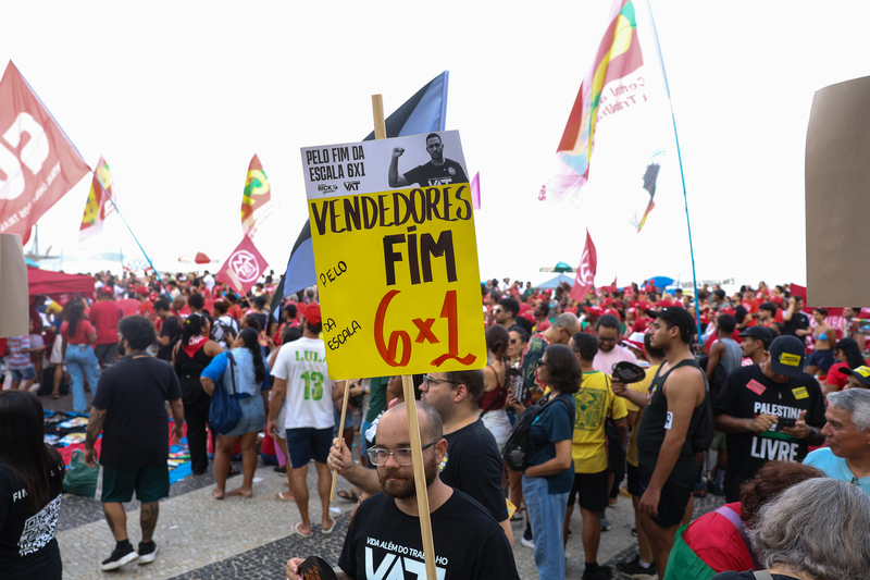 Comissão da Câmara aprova PEC que reduz jornada semanal para 40 horas e prevê fim da escala 6x1