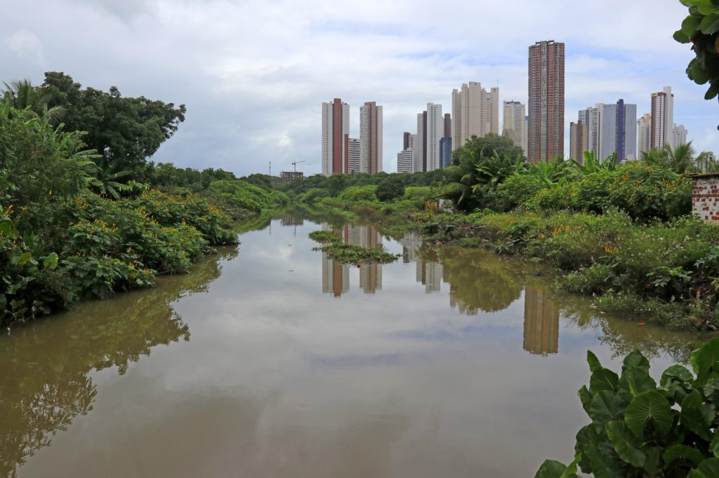 Casas atingidas pelas chuvas em João Pessoa sendo avaliadas pela Defesa Civil