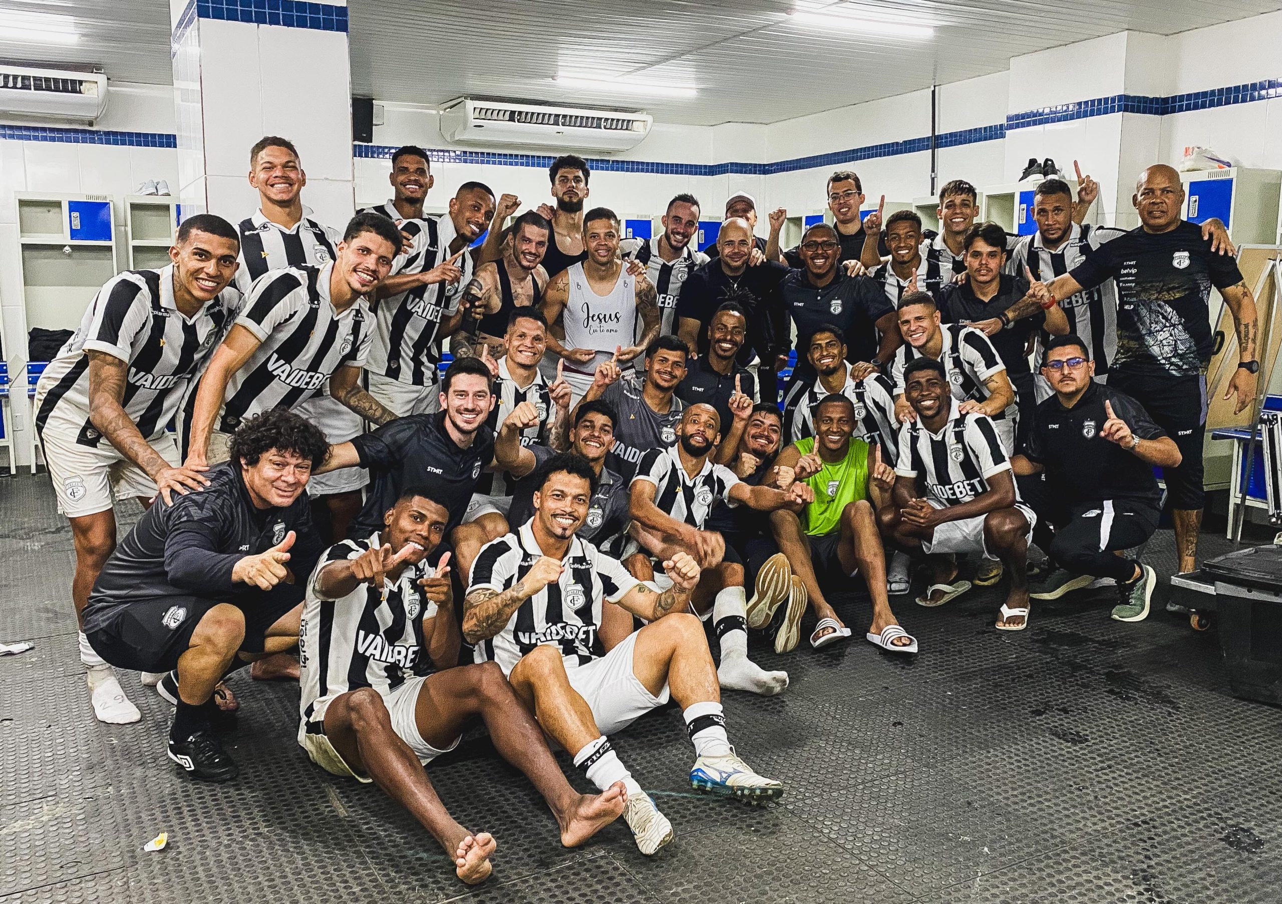 Jogadores do Treze comemorando vitória na Série D 2026 após triunfo sobre o Sergipe fora de casa