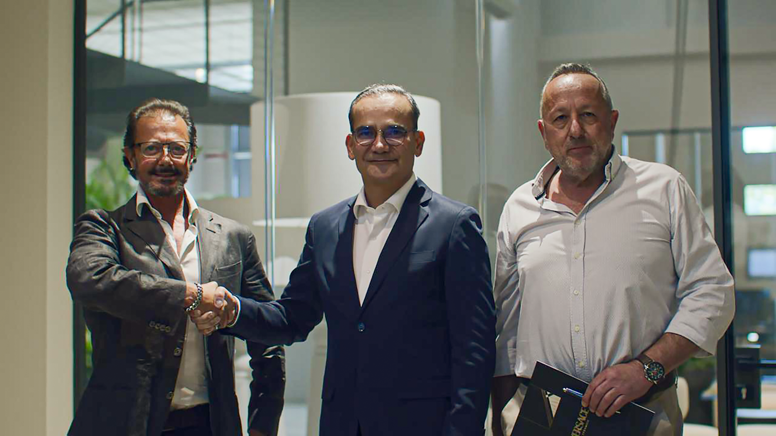 George Crispim durante agenda na Itália para formalização da parceria entre GHC Incorporações e Versace Ceramics.