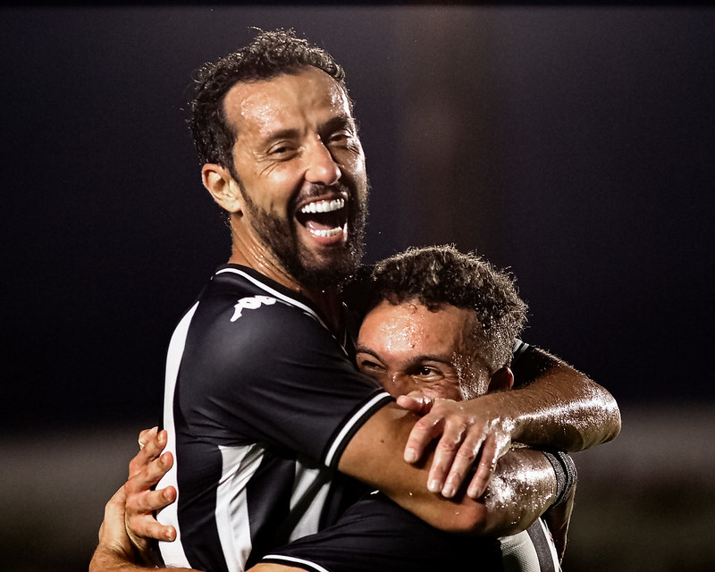 Botafogo-PB comemora vitória sobre o Volta Redonda no Estádio Almeidão pela Série C do Campeonato Brasileiro