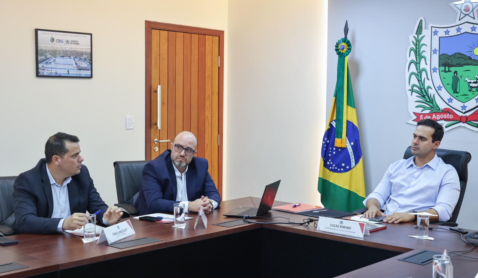 Governador Lucas Ribeiro em reunião com a diretoria da Energisa Paraíba no Palácio do Governo, em João Pessoa.