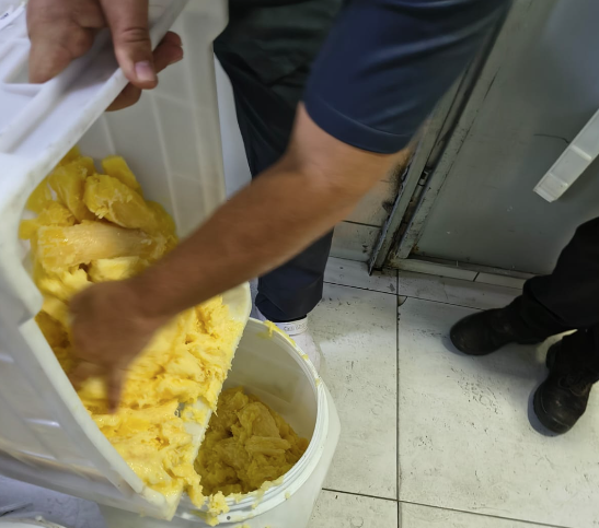 Fiscalização da Operação São João em estabelecimento do setor de alimentação em Campina Grande.