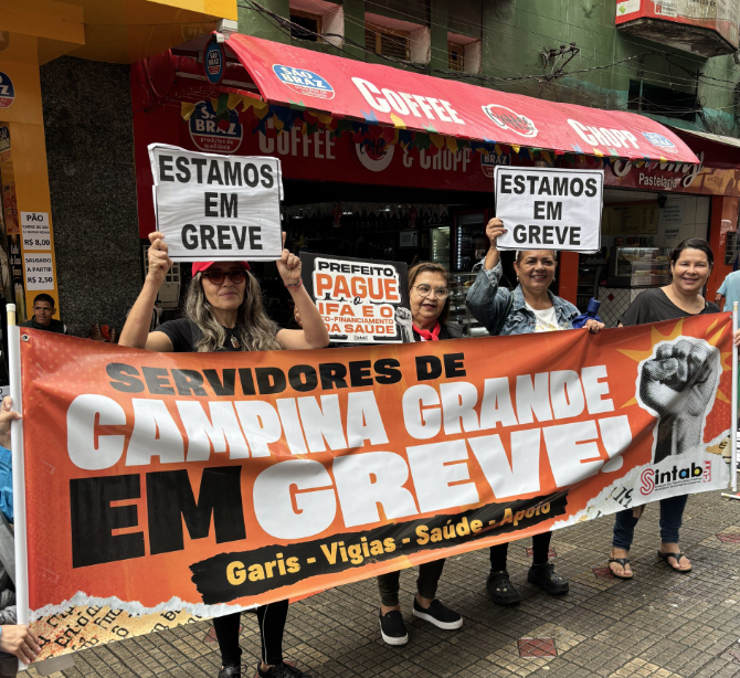 Servidores municipais de Campina Grande durante mobilização suspensa por decisão do TJPB