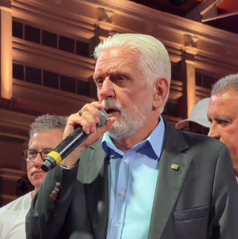 Jaques Wagner durante agenda política em meio às investigações da Operação Compliance Zero