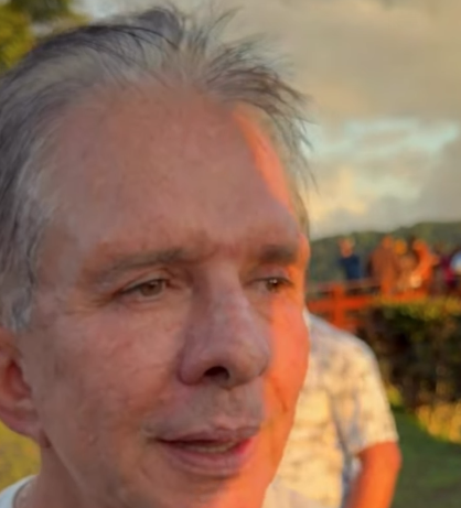 Nabor Wanderley durante evento político em Bananeiras ao lado de lideranças da base governista