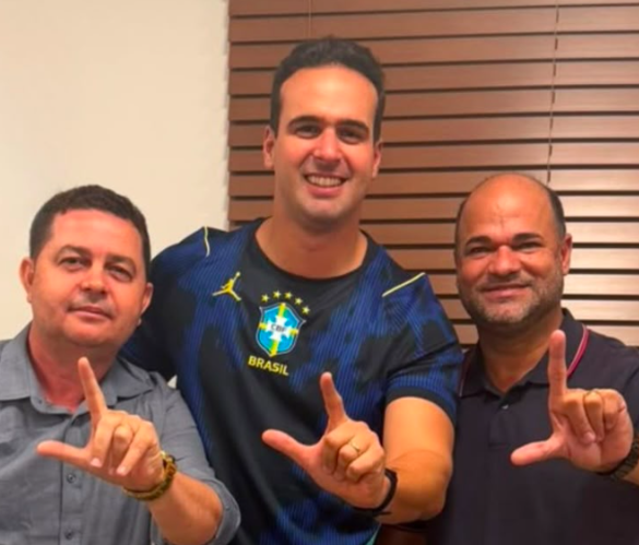 Prefeito de Sobrado rompe com Cícero Lucena e anuncia apoio à pré-candidatura de Lucas Ribeiro ao Governo da Paraíba
