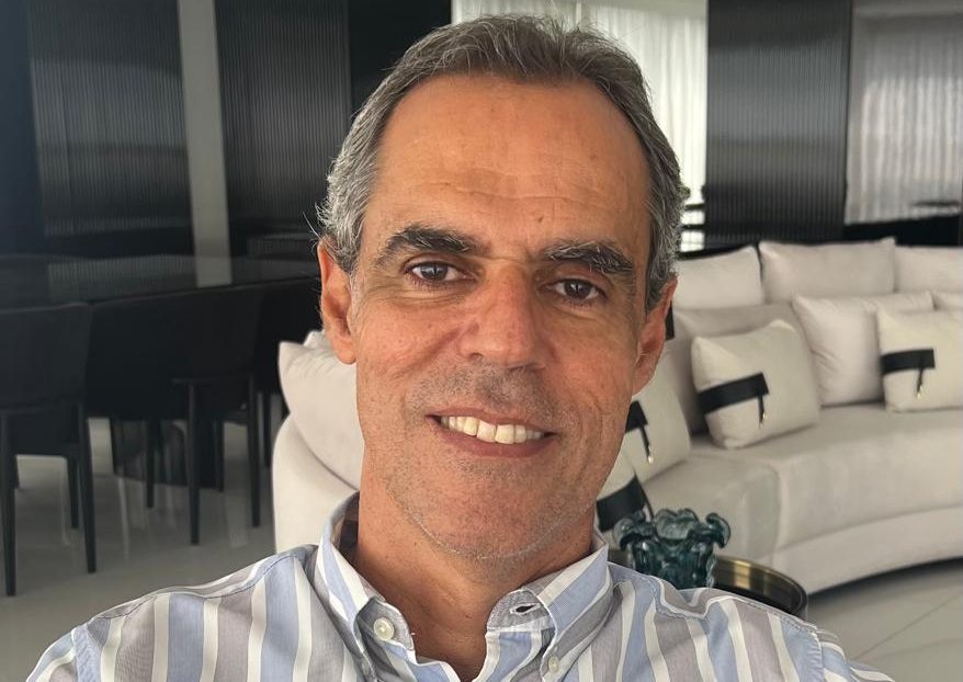 A determinação da Justiça foca em dois gargalos estruturais específicos que vinham pressionando a capacidade de carga e escoamento da região litorânea.