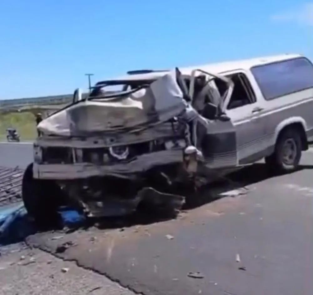 Colisão entre Veraneio D20 e SUV Haval H9 na BR-230, em Juazeirinho, deixou dois mortos e seis feridos.
