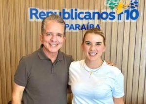 Prefeita Anna Virgínia Matias e o ex-prefeito Nabor Wanderley em reunião de articulação política.