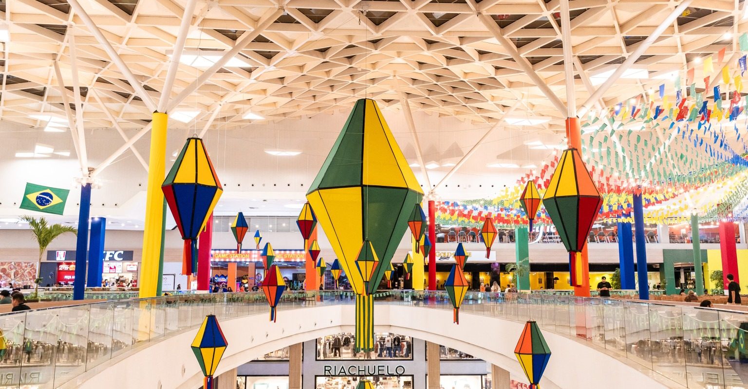 Público acompanha programação do Arraiá Mangabeira no Mangabeira Shopping