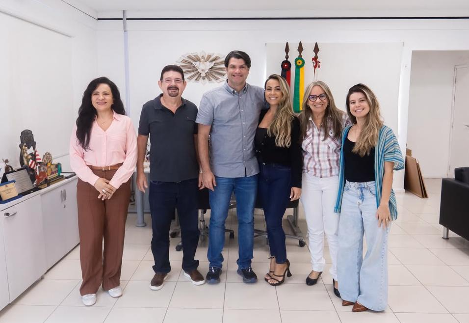 Leo Bezerra convoca mais 97 aprovados no concurso da Educação em João Pessoa