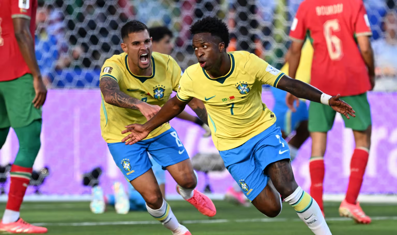 "Vinícius Júnior comemora gol do Brasil no empate contra o Marrocos pela Copa do Mundo 2026"