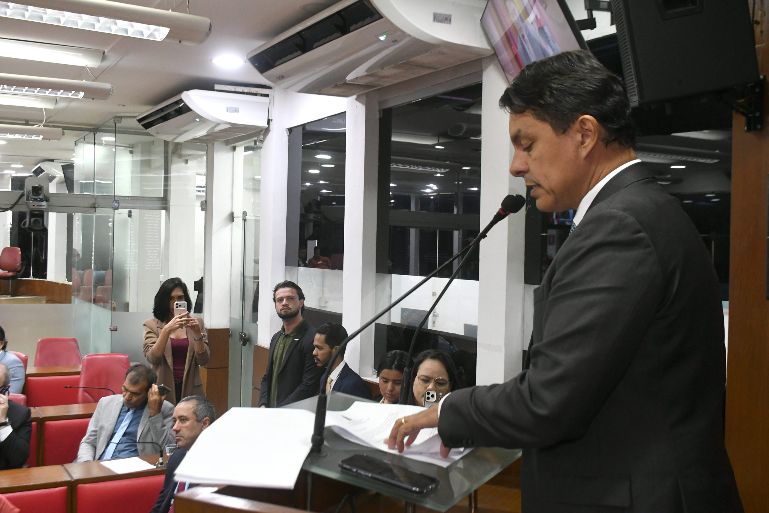 Vereadores da Câmara Municipal de João Pessoa durante sessão que aprovou a LDO 2027.