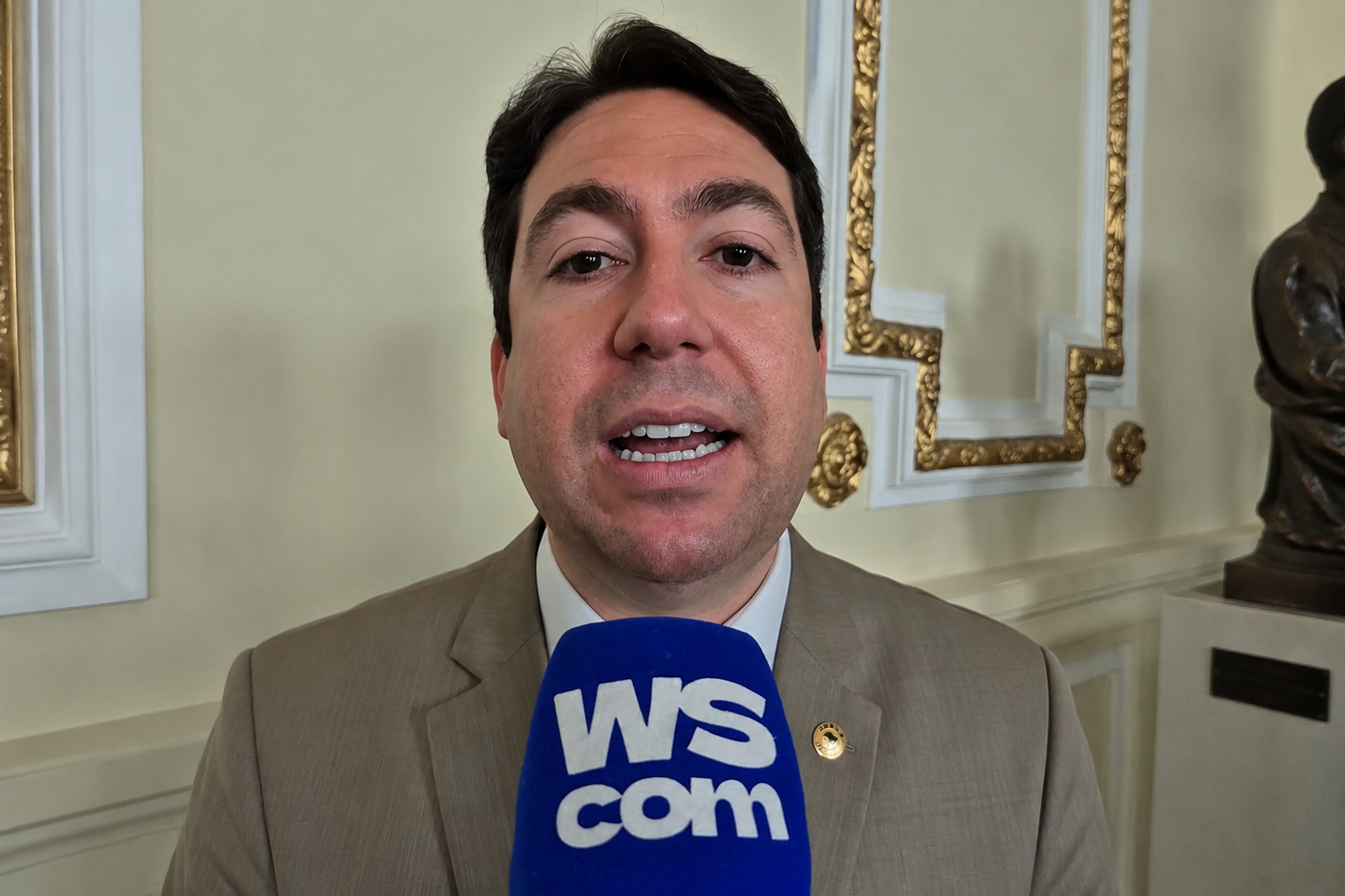 Felipe Leitão anuncia proposta de CPI para investigar institutos de pesquisa eleitoral na Assembleia Legislativa da Paraíba.