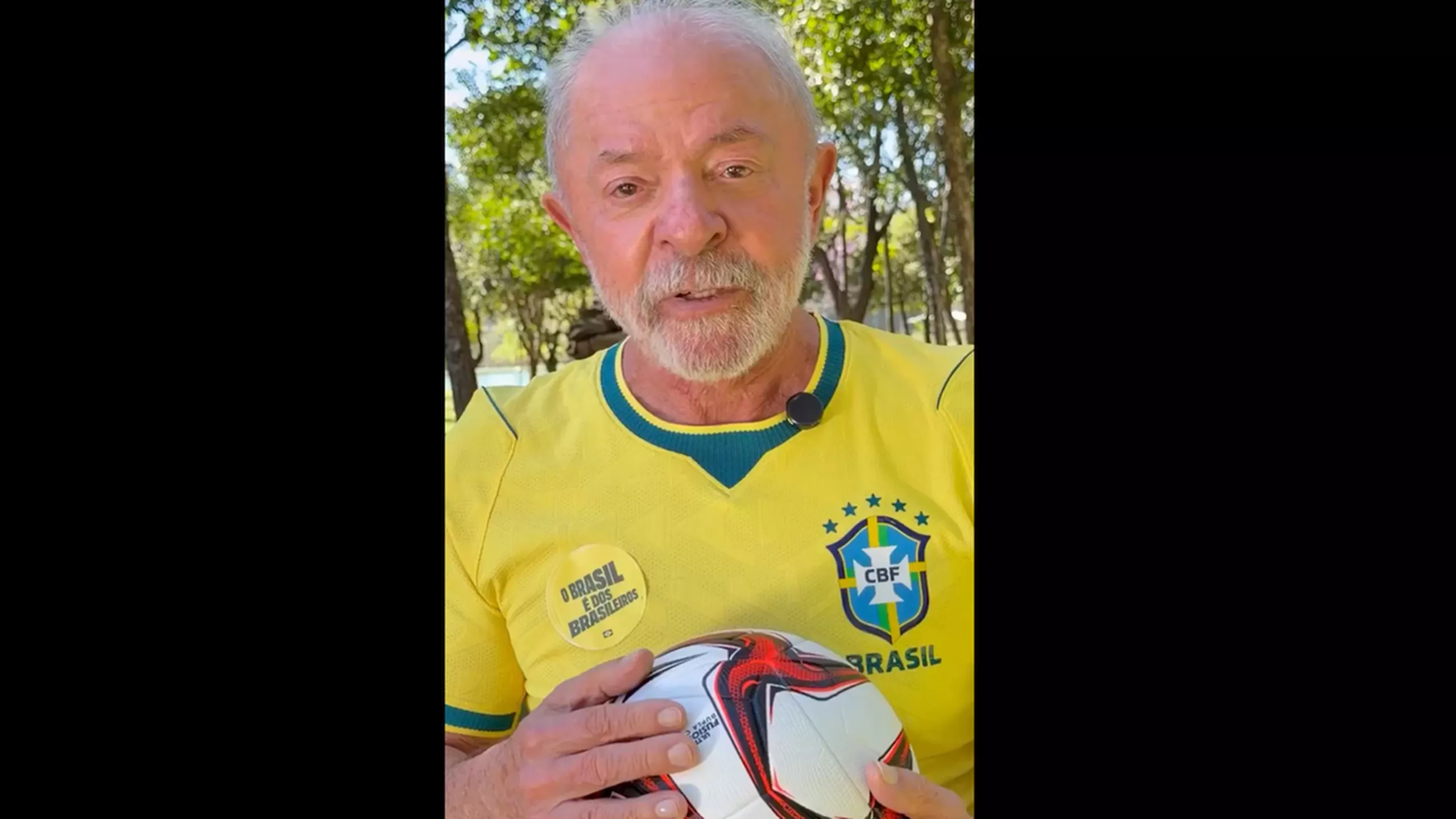 Presidente Lula falando em vídeo oficial gravado para as redes sociais.