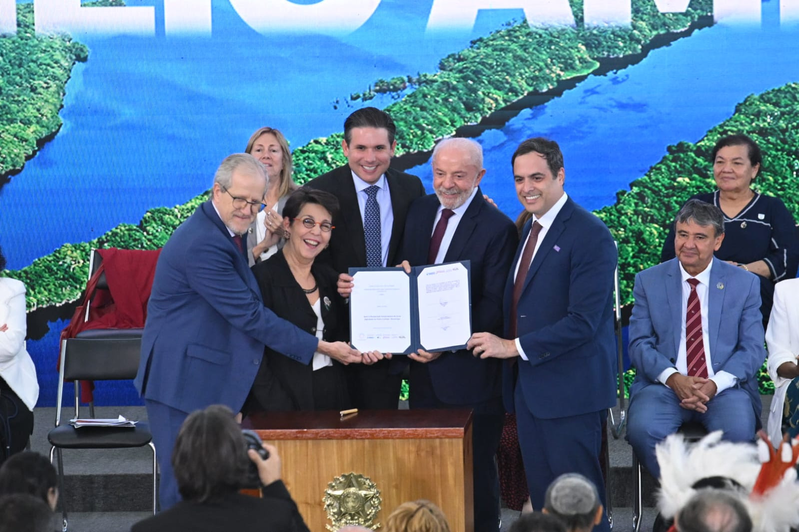 O lançamento foi feito pelo presidente Lula, diretora Socioambiental do BNDES, Tereza Campello, e do presidente do BNB, Paulo Câmara.