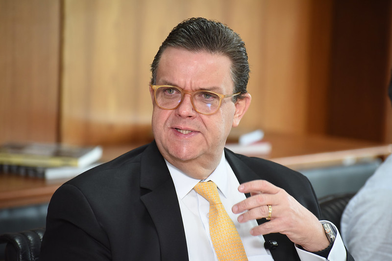 Ministro da Previdência classifica como "cruel" elevar idade mínima e alíquotas para aposentadoria