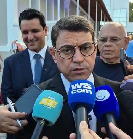 Dinho Dowsley durante inauguração da nova sede da Câmara